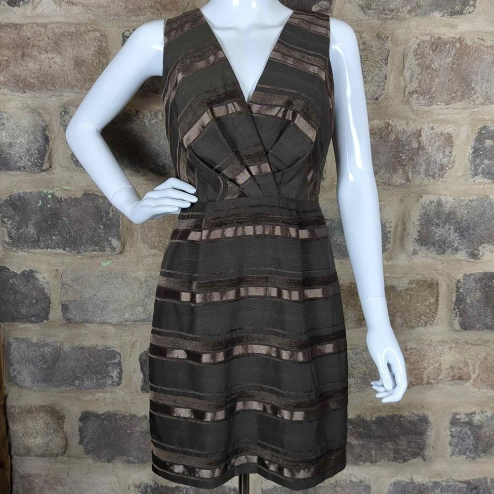Max and Cleo Brown Striped V-Neck Pleated Sheath Cocktail Dress Size 2 Party